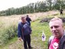 Anders Juul med selfie, mens Ramus Kenneth og Zeb på det såkaldte hold 2 - eller fætre-holdet gør klar til fodboldgolf i As Vig onsdag den 8. juli 2020.